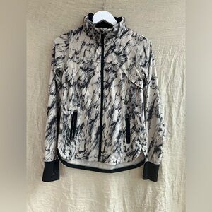 lululemon running jacket with zip away hood size 4